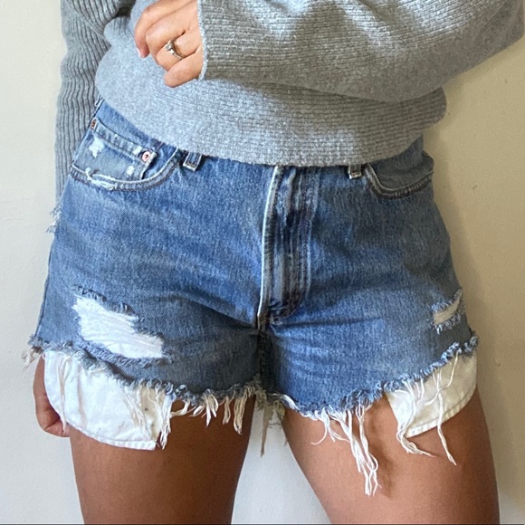 LEVI’S distressed shorts - Picture 15 of 16